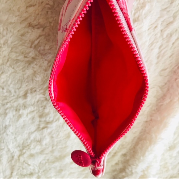 🌺 3/20 SALE Ipsy  Lipstick Kisses Makeup Bag - Picture 4 of 4